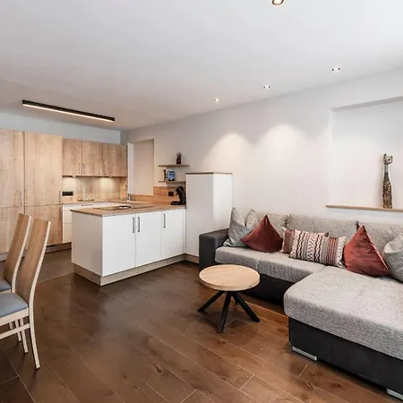 Aparthotel Lamonte Premium By Feuerstein 4*